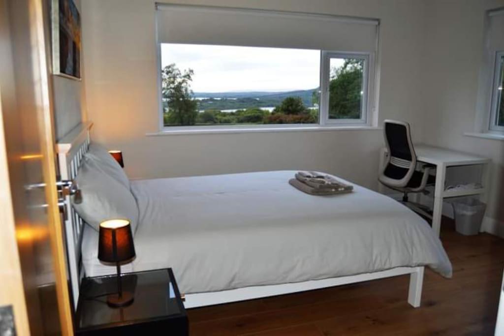 Twin Lake View - Bungalow In Pontoon Foxford Eksteriør bilde